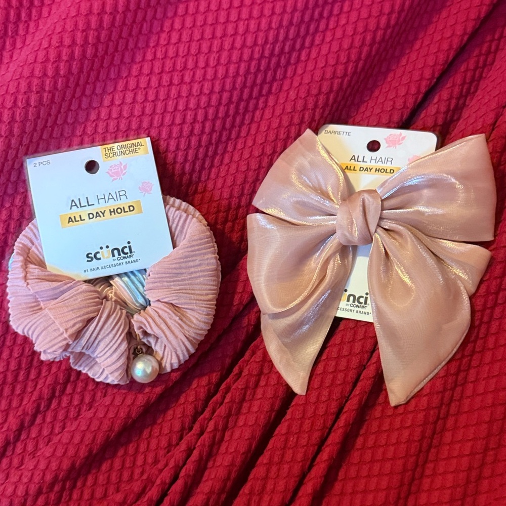 Scunci Pink Hair Accessories Set - Scrunchie and Bow Barrette